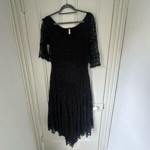 Lace maxi dress with swing and stretch